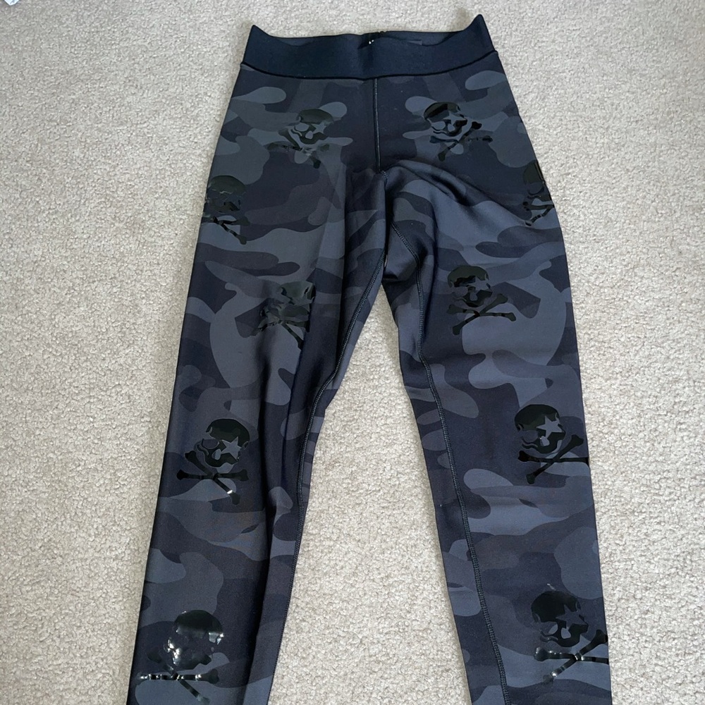 ULTRACOR X SOULCYCLE skull leggings